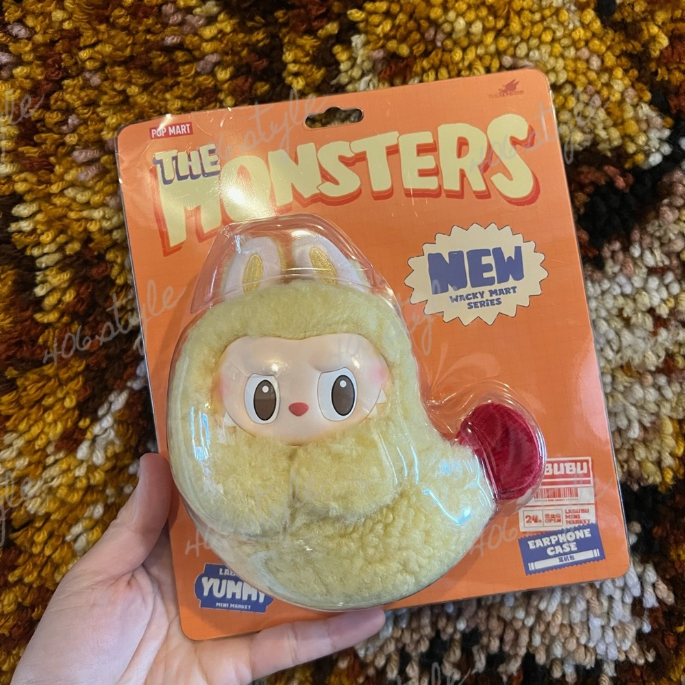 POP MART THE MONSTERS WACKY MART
SERIES SHRIMP TEMPURA PLUSH EARPHONE CASE